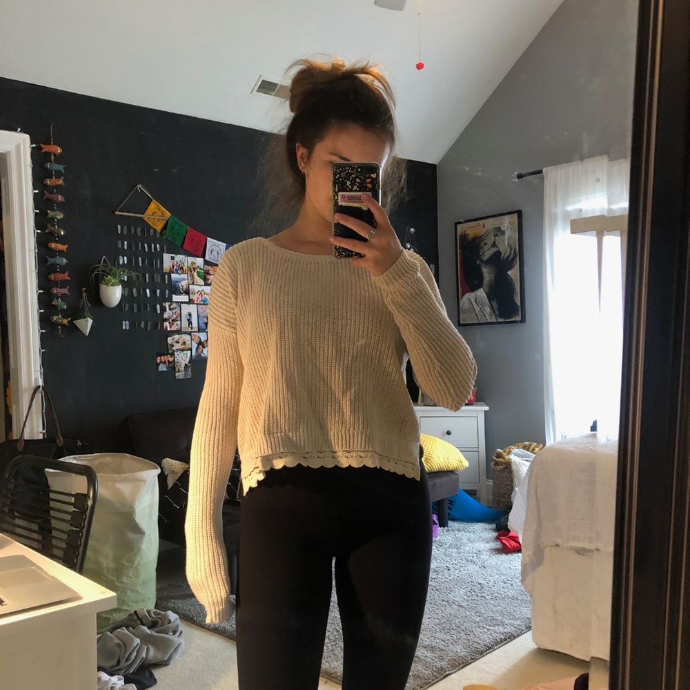 Cropped Sweater - Picture 2 of 2